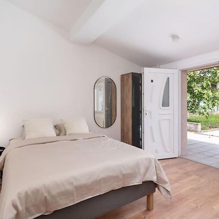 Appartement Lumignons Lyonnais - Doua à Villeurbanne Extérieur photo